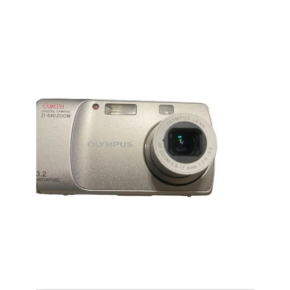 Olympus Silver CAMEDIA D-540 Zoom 3.2MP Digital Camera